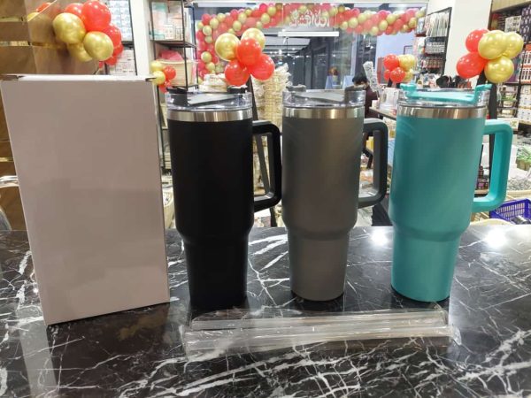 Stainless Steel Tumbler Water Bottle Travel Tumbler Vacuum Insulated Mug (1200ml) (random Color)